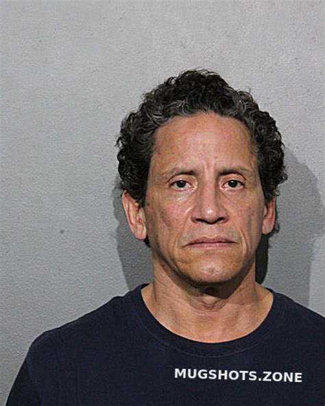 Roberto Perez 12192023 Chicago Mugshots Zone