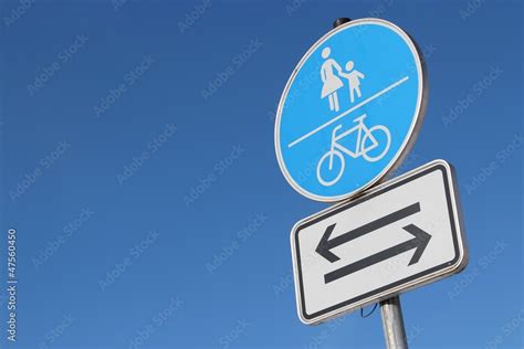 Deutsches Verkehrszeichen Gemeinsamer Geh Und Radweg Beide