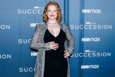 Successions Sarah Snook Gave Birth Before Finale Aired Huffpost Uk