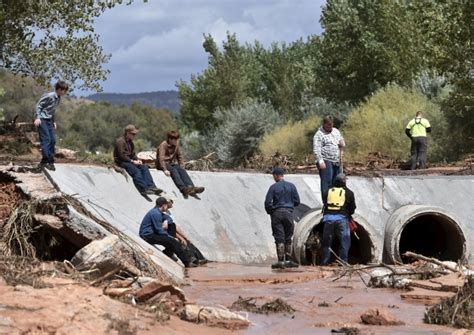 12 Confirmed Dead After Flash Flooding In Small Utah Arizona Community