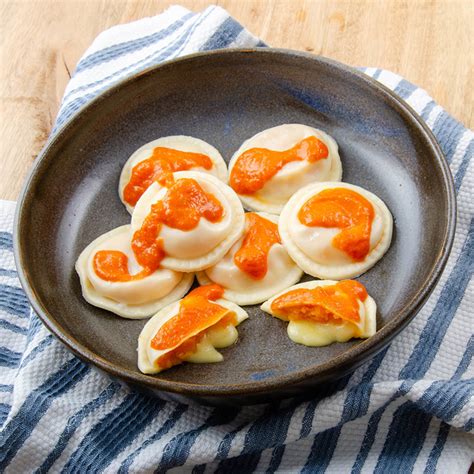 Sorrentinos De Calabaza Y Mozarella Con Rosa Congelados Y Al Vacio