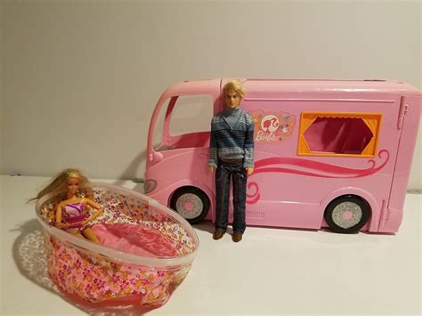 Amazon.com: Barbie Glamour Camper Playset 30+ Pieces w 'Sounds', 4 ...