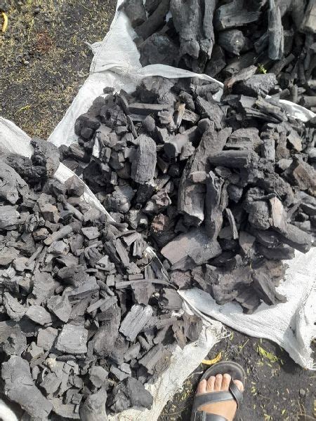 Black Lumps Wood Charcoal For High Heating Purity 99 99 9 At Rs 21 In Chitradurga