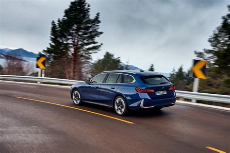 Bmw Serie Touring Motori E Prezzi Della Station Wagon