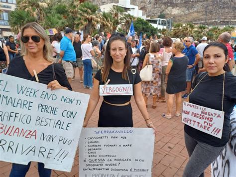 Palermo Sit In Comitati Cittadini E Associazioni Ambientaliste A