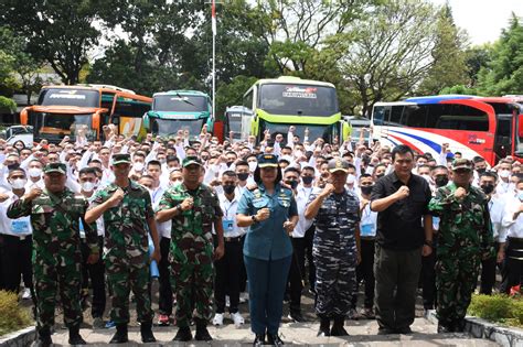 Komandan Lanal Bandung Lepas Pemberangkatan Casis Caba Cabawan Dan