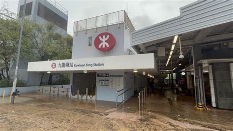 世紀暴雨．交通消息｜ 港鐵黃大仙站架空電纜完成修復 觀塘綫列車服務恢復 25至5分鐘一班車 星島日報