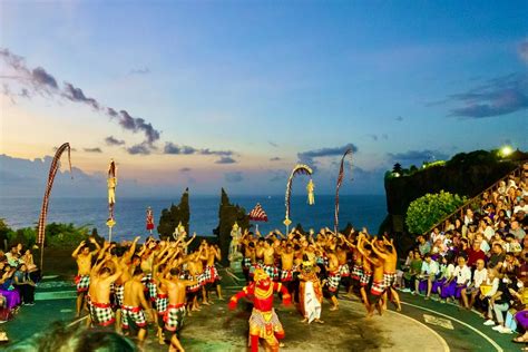 絶景のウルワツ寺院でケチャックダンス鑑賞（インドネシア・バリ島） Siam Manao Life