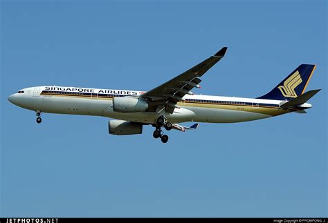 V Stf Airbus A Singapore Airlines Prompong J Jetphotos