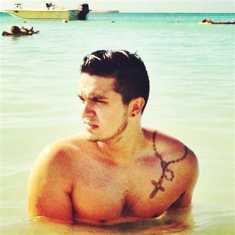 Luan Santana Divulga Foto Sem Camisa Curtindo Viagem A Aruba Quem