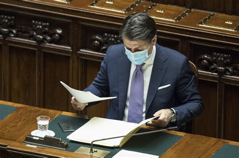 Nuovo Dpcm Conte Ha Firmato Tutte Le Novit Su Stadi Ristoranti Bar