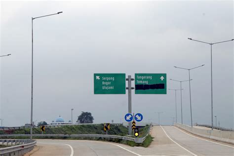 Foto Jalan Tol Kunciran Serpong Masih Gratis Topbusiness