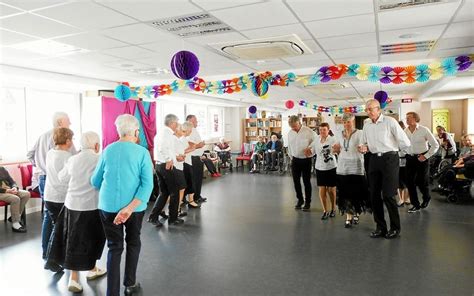 Ehpad Musiques Et Danses Bretonnes Le T L Gramme