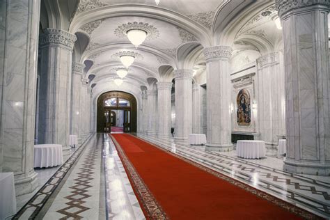 Palace Of The Parliament Inside - Rectangle Circle