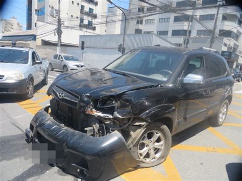 Acidente Entre Dois Carros Mobiliza Gtb No Centro De Brusque Veja