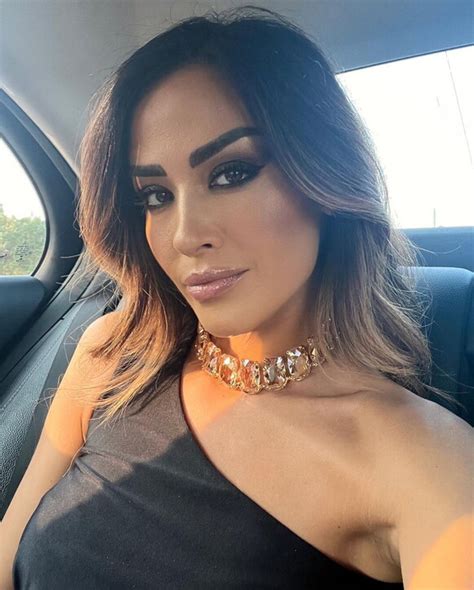 Giorgia Palmas In Sardegna In Bikini Mostra Un Fisico Perfetto