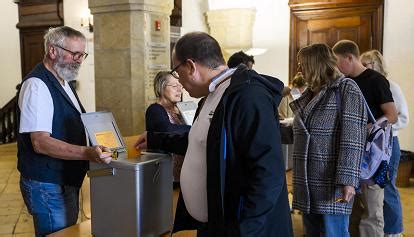 Rechtsruck in der Schweiz SVP gewinnt Debakel für Grünen