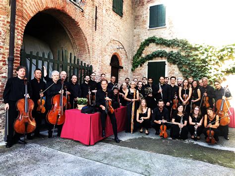 CARTELLA STAMPA E MEDIA PER ORCHESTRA DA CAMERA DI MANTOVA Oficina OCM