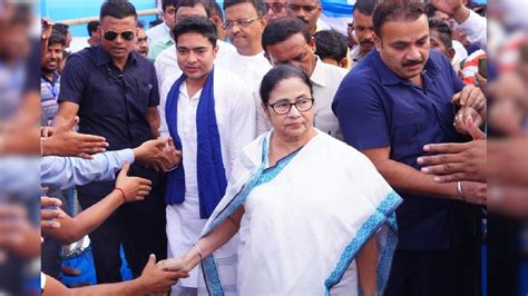 Mamata Banerjee Abhishek Banerjee মালদহের যৌথ সভার পরে আজ মুর্শিদাবাদেও মমতা অভিষেক নজরে