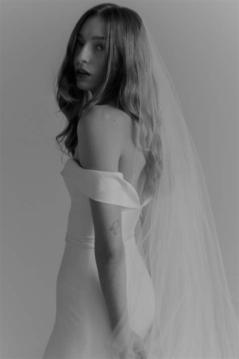 OUTLET - Cande Bridal Boutique