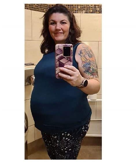 32 Weeks Pregnant Bump Babys Size At 32 Weeks Emmas Diary