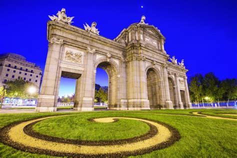 Puerta de Alcala — Stock Photo © sepavone #77871890