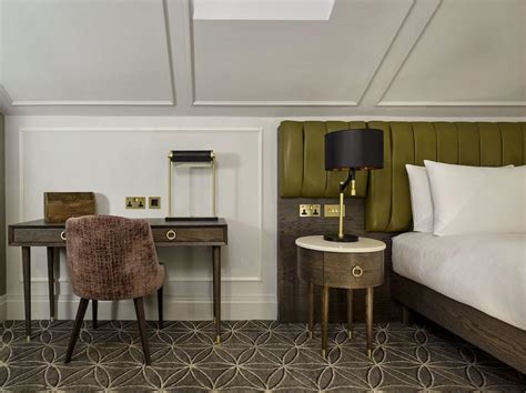 DOUBLETREE BY HILTON LONDON KENSINGTON HOTEL