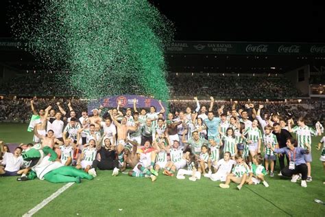 El Córdoba CF y sus aficionados tocarán el cielo en Las Tendillas así