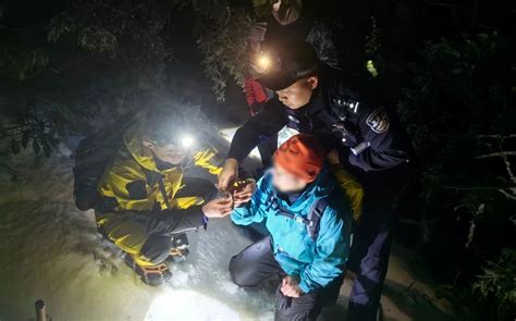 元宵夜情侣登山赏雪失足滑下峭壁，民警一路凿冰成功救援