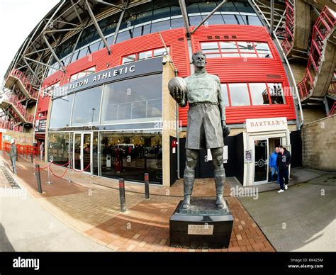 The Valley Stadium Charlton Hi Res Stock Photography And Images Alamy