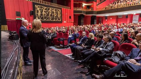 Frosinone Il Teatro Nestor Gremito Per La Prima Della Stagione