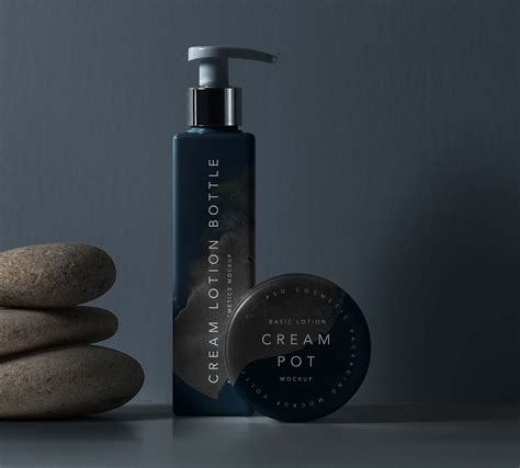 Free Lotion Bottle Cosmetic Mockup Psd