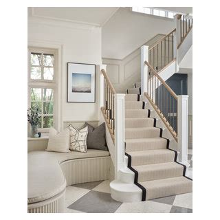 Entrance Hall Staircase With Bench Seat Klassisch Modern Eingang