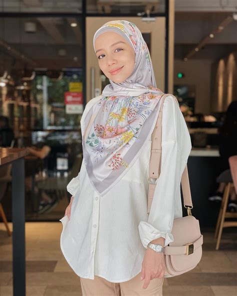 Pin By Cesi On Simpan Cepat Muslim Fashion Outfits Hijab Fashion