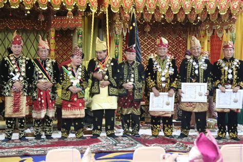 Lembaga Adat Melayu Jambi Berikan Gelar Adat Untuk Tokoh Nasional