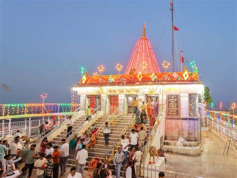 maihar sharada devi temple navratri lakhs trek stairs