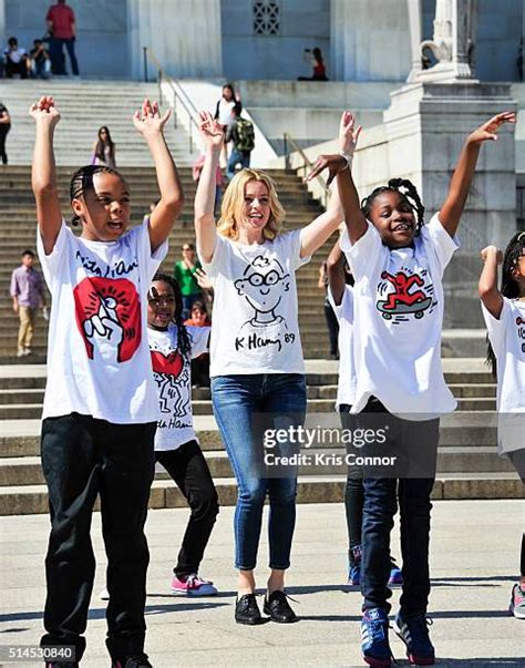 Elizabeth Banks Visits D C Turnaround Arts School Moten Elementary Photos and Premium High Res ...