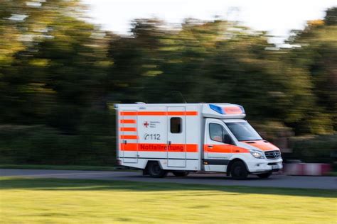 Autofahrer Baut Bei Beuren Betrunken Unfall Seniorin Schwer Verletzt