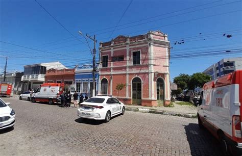 Desabamento deixa um ferido na zona do Porto em Pelotas Diário da Manhã