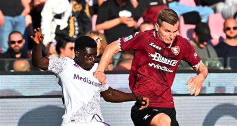 La Salernitana delude ancora la Fiorentina vince all Arechi con Kouamé