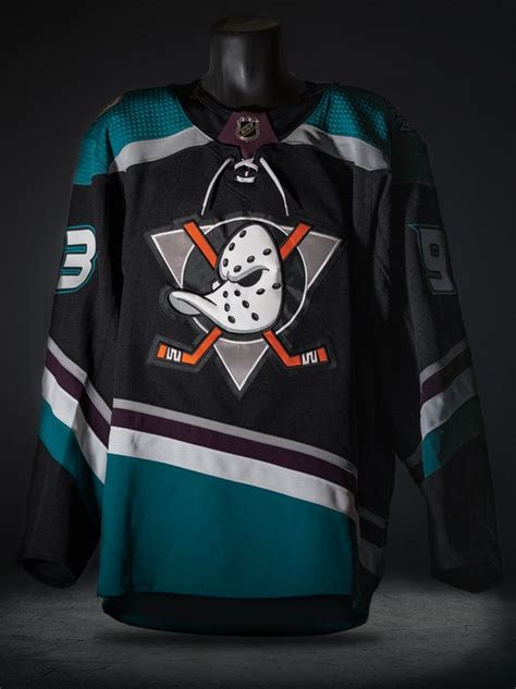 Anaheim Ducks Unveil Mighty Ducks Throwback Jersey