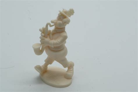 Linde Clown Mit Saxophon Figurenschnapp