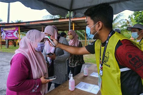 Melaka Election Polling Centres Open As Voting Starts At 8am Malay Mail