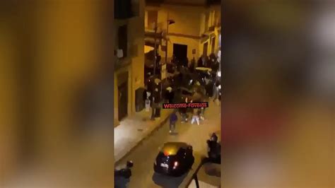 Palermo Spari La Folla Poi La Fuga Il Video Della Rissa La Stampa