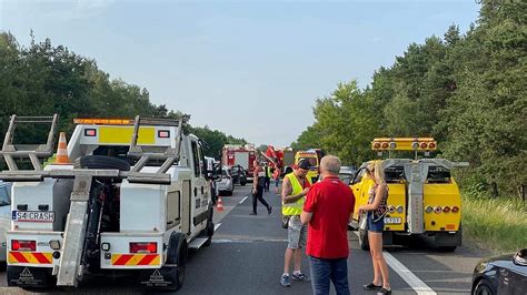 Zdj Cie Miertelny Wypadek Na S W D Browie G Rniczej Audi A