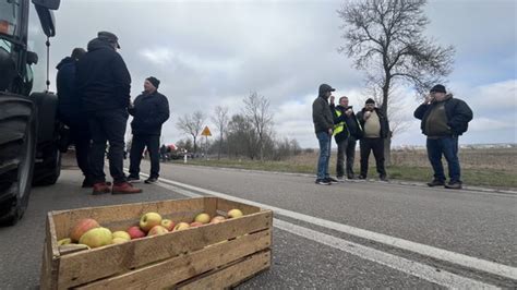 Rolnicy Nie Schodz Z Barykad I B D Strajkowa Do Skutku Ywno