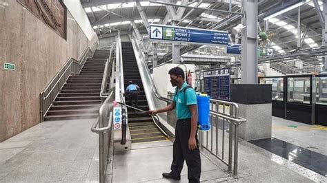 Covid-19: No tokens to be issued in Kolkata Metro starting today ...