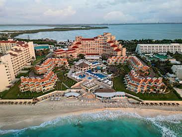 Activities And Recreations At Wyndham Grand Cancun All Inclusive Resort