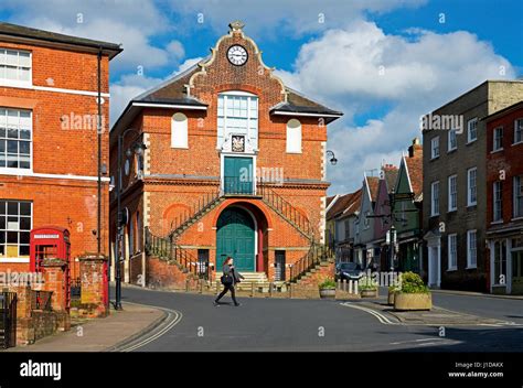 Woodbridge Town Square Hi Res Stock Photography And Images Alamy