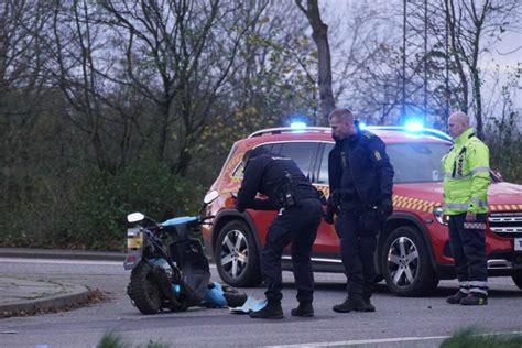 Kolding Politi Brand Og Redningsmandskab Arbejder Ved Knallertuheld